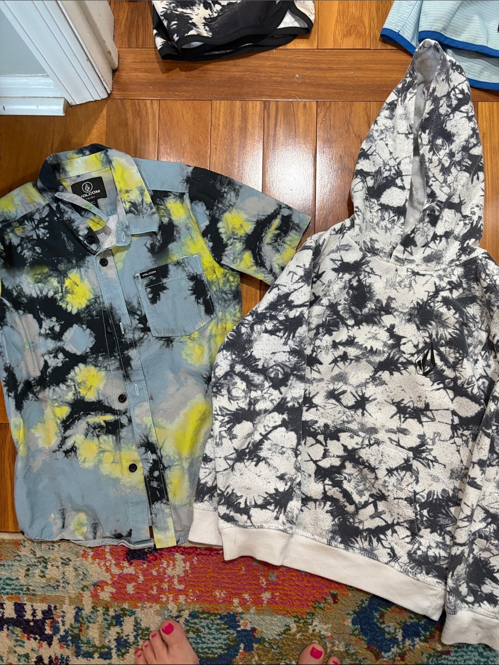 Volcom Kids Tie-Dye Button Shirt in Yellow, Black & Light Blue hoodie